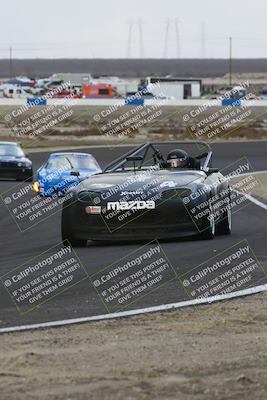 media/Jan-25-2025-CalClub SCCA (Sat) [[03c98a249e]]/Race 5/